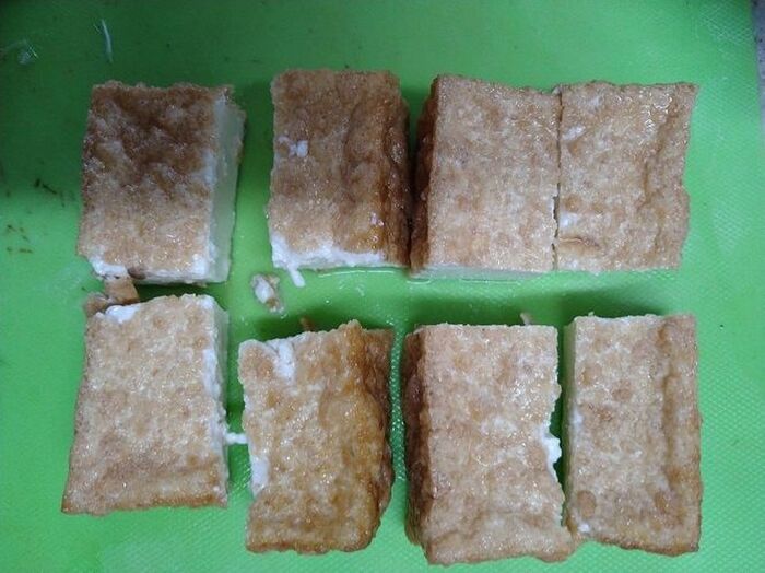 厚揚げを切る