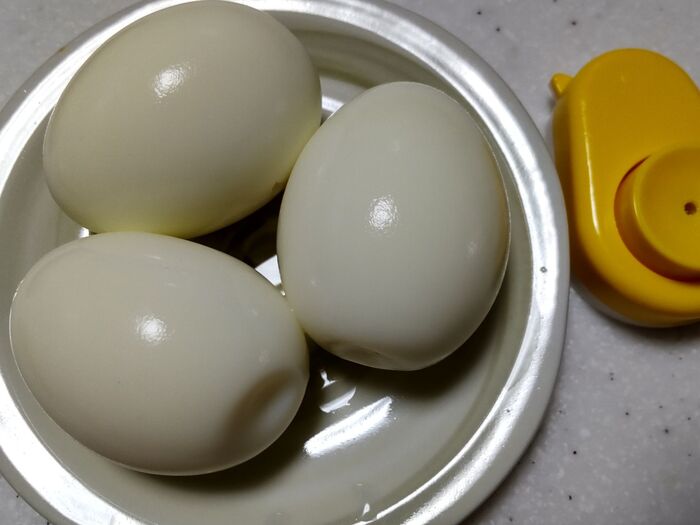 試してみた!知らないと損!【ゆで卵をツルッとむくアイデア】得して嬉しい~♪