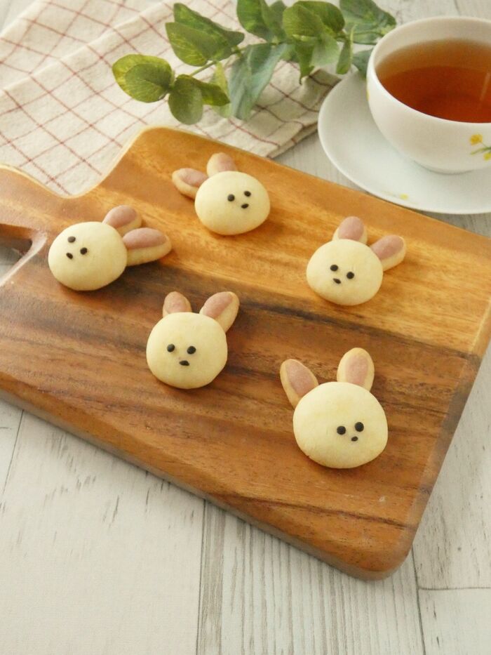 型を使わない「うさぎの米粉デコクッキー」