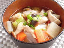 お味噌汁にアレをちょい入れで簡単格上げ♡うちの豚汁