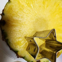 クリスマスって苺が高騰しますよね→パイナップルがお買い得♪