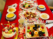 楽しいクリスマス!高騰するローストチキンではなく、手羽元でお祝い♪