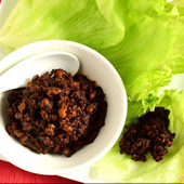 【納豆入り肉味噌のレタス巻き】便利な野菜だし使用!