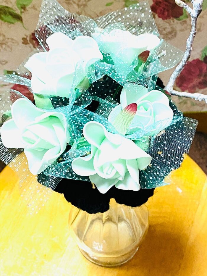 造花の花瓶の口!バランスよく保つ方法!冬なので温かみのある毛糸で編んじゃオー