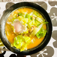 白菜とアサリのミルク煮で辛ラーメン