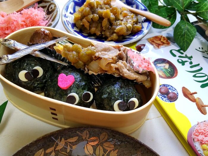 となりのトトロ【サツキがつくったおべんとう キャラ弁バージョン マックロクロスケおにぎり入り】