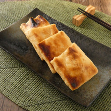 材料4つで簡単「ネギもち巾着焼き」