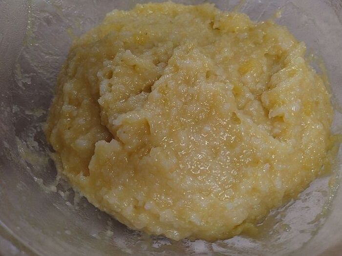 ご飯、砂糖を混ぜる