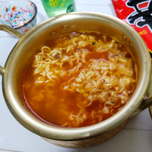 韓国ドラマに良く出てくるシーンにあこがれて購入する方、続出の鍋!