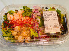 リピート間違いなし!ホタテ、エビが入ってラクに6人前はある美味しいサラダ!