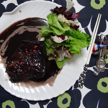 夜サラダ 本マグロのカマの civet 「シベ」サラダ添え