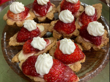 小さなタルト型でプチフール♪