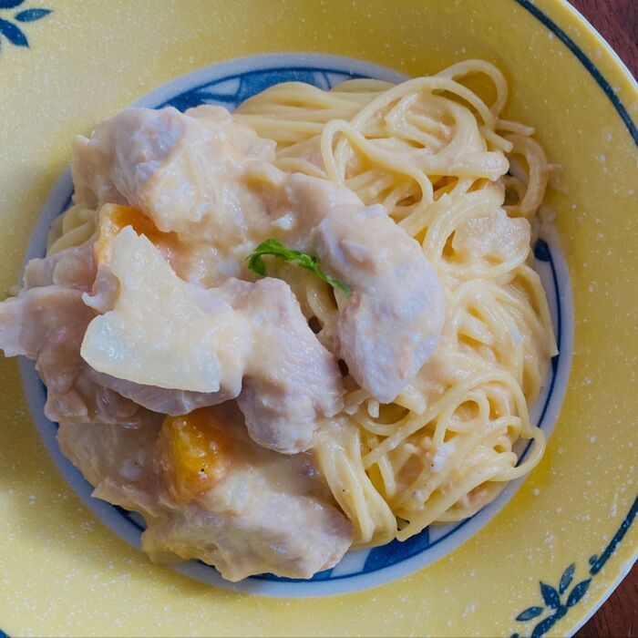 味は保証付!余ったシチューは卵、チーズで美味しいパスタ