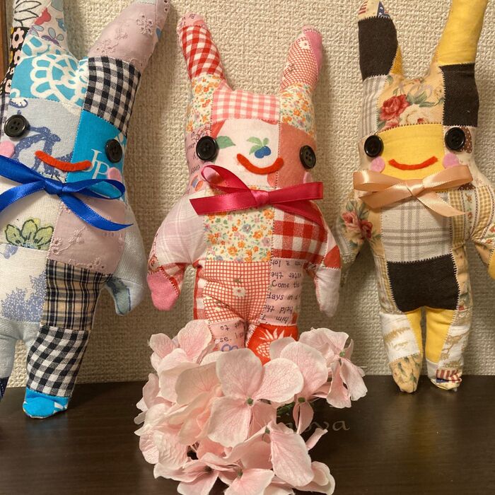 100均材料とハギレでハンドメイド!小さなハギレも捨てられない!可愛いパッチワークうさぎ人形^_^