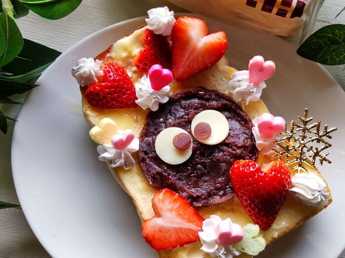 苺の美味しい季節に食べたい!ハートいっぱいの【マックロクロスケ】の小倉トースト♪