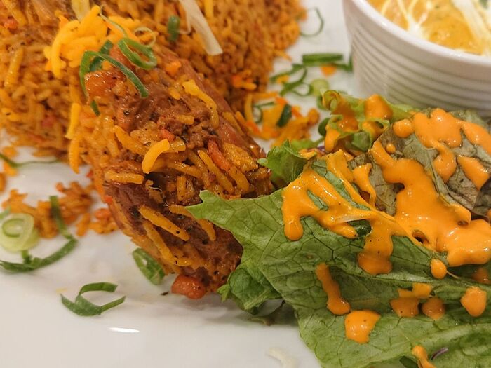 ビリヤニ と サラダ