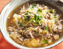 蕎麦だけど、こってりボリューミー♡熱々!豚肉と白菜のワサビ香る、あったか蕎麦