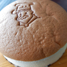 りくろーおじさんのチーズケーキ♪焼きたてを食べられます!彩都の森店♡