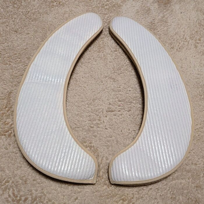 裏側は全体が滑り止めになっているので、ズレません