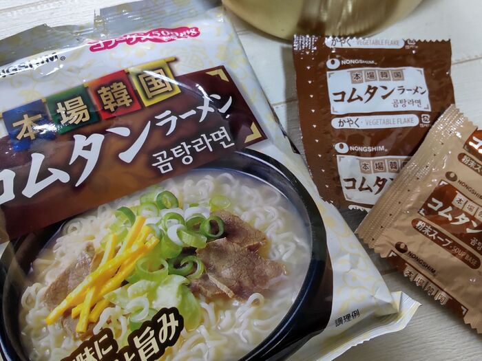 「コムタンラーメン」が100均「FLET’S(フレッツ)」で販売されていたのを発見!