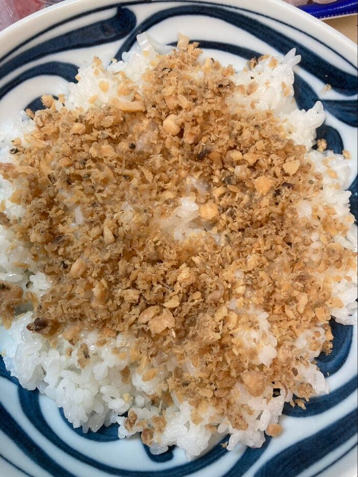 ご飯にいっぱいかけてから…