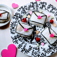 【バレンタイン】人気のろく助塩de可愛い~~!!♪♡2Ⅾラブレターおむすび(梅干し味)♪