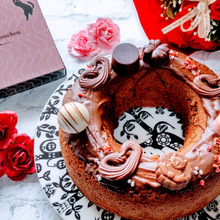 プロテイン入り♡モチーフをのせる楽しみにワクワク!バレンタインのドーナツショコラケーキ♪