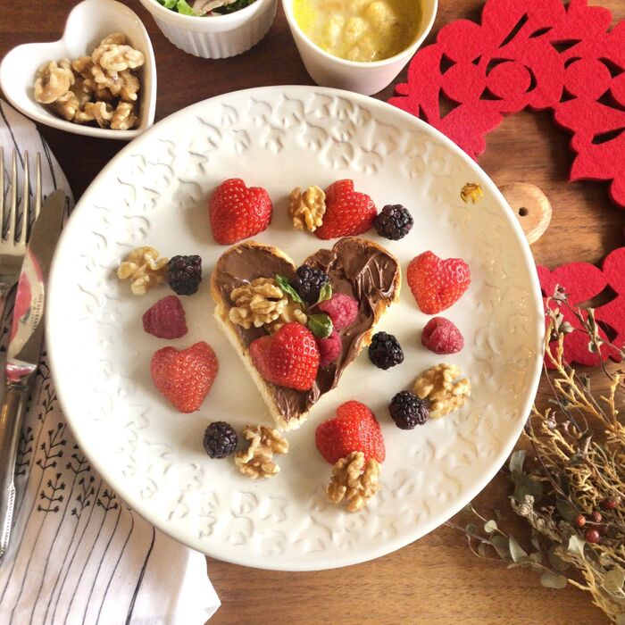 【バレンタインの朝ごはん】ハートのチョコトースト♡