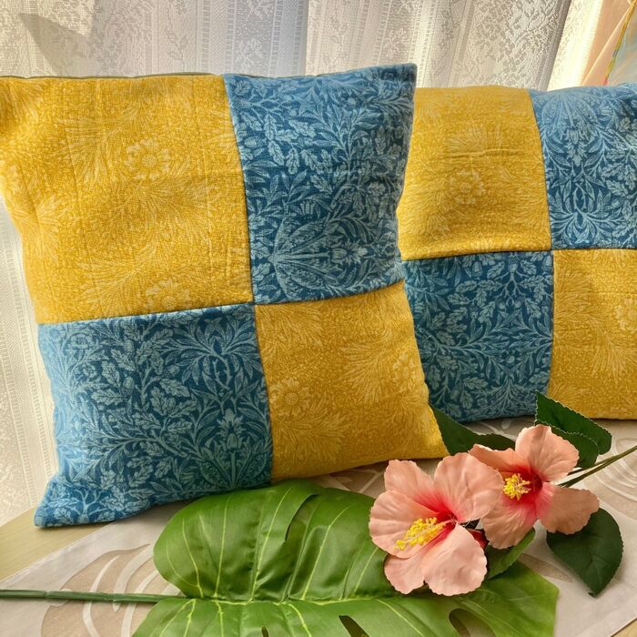 100均ウィリアムモリスハンカチリメイク!簡単手作りクッションカバー(^○^)