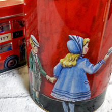 【断捨離したが…】可愛すぎて2度目の購入♡懐かしいイギリス土産缶♡夢のあるチャーチル社のギフト缶