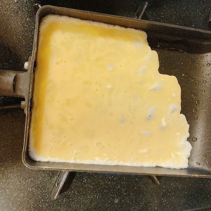 まずはスクランブルエッグに