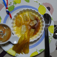 パンプルムースのravioliと蜂蜜ゴルゴン