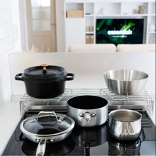 狭いキッチンはこうする!広々使える便利グッズ