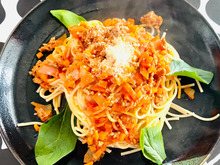 高価なスパイスは入らない!トマトケチャップだけで作る美味しいミートソース!