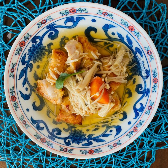 白いご飯によく合うよ!鶏唐揚げのきのこ餡掛け