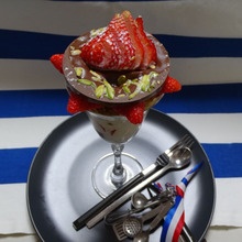 底抜け苺チョコと赤福の関係