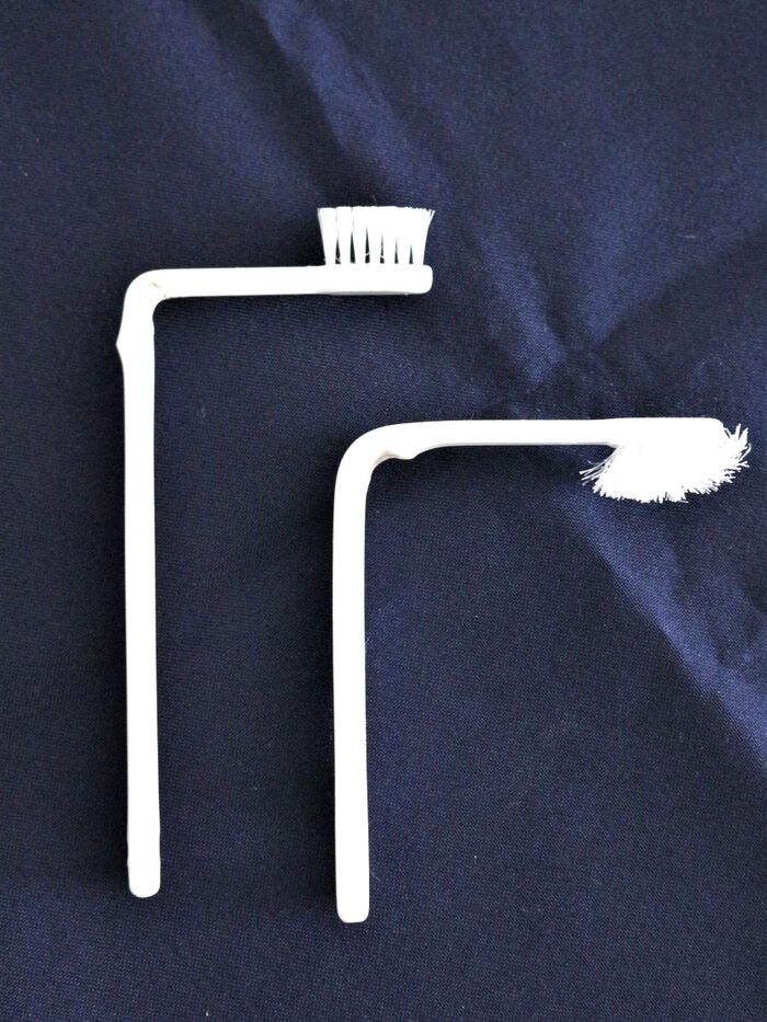 ★流し台の排水口には歯ブラシが一番役に立つと思います。