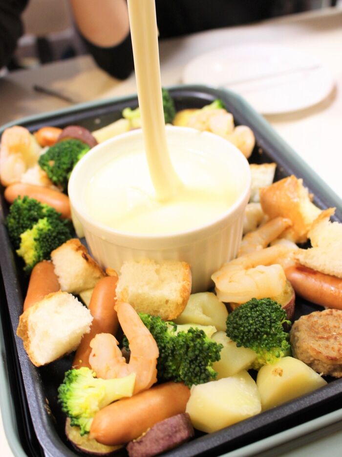 ホットプレート♪いつまでもあつあつとろとろチーズフォンデュ