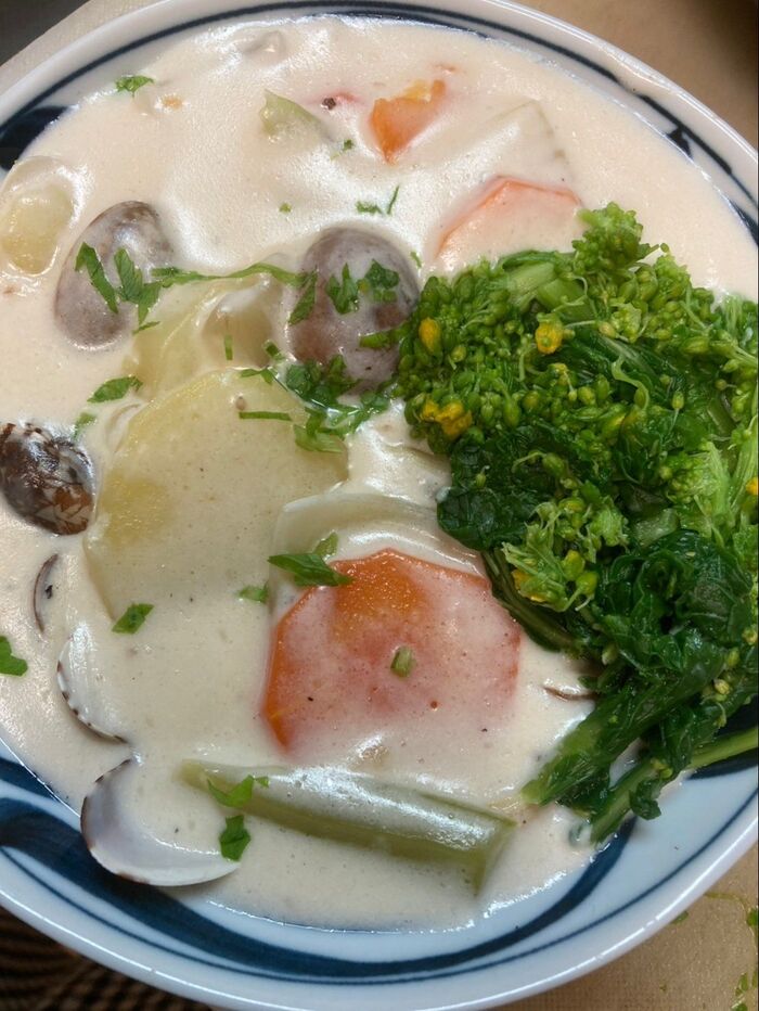 春のクラムチャウダー 菜の花添え♪