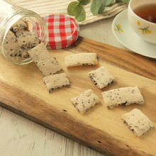 材料3つでつくれる「グルテンフリーのポリポリごまクッキー」