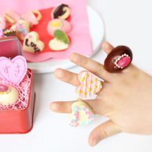 女の子喜ぶ宝石指輪チョコ!材料3つ簡単手作りお菓子プレゼント【100均シリコン型】