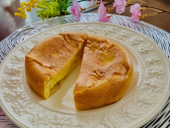 混ぜて待つだけ♪炊飯器で作るりんごケーキ