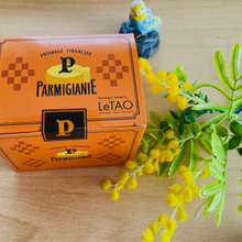 ルタオの小樽本店にて