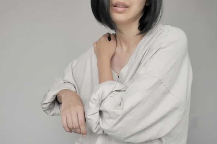 放置はキケン!「四十肩」が重症化する前にセルフチェック!今日からできる対処法も紹介