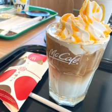 ホイップは娘にあげてみんな満足♪オレンジだけどカフェラテ!