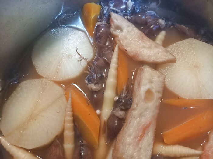 ぐつぐつと、煮えてきました♪