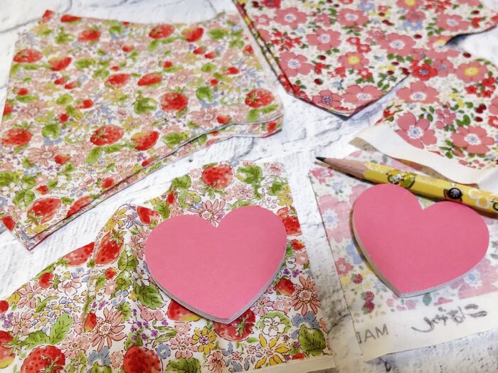 はぎれでハートを3個作ります