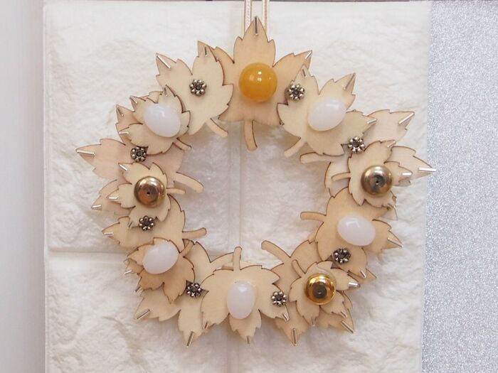 「使いこなせない葉っぱのチップ」と「ヒノキの廃材チップ」でリースできました!またまたSDGsです