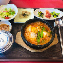 住宅街に発見!!【韓国食堂 韓美里】牛もつチゲがマシッソヨ〜♡