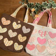 100均ボックスカーテンでハンドメイド!持ち手もハギレで可愛いハートバック(^○^)